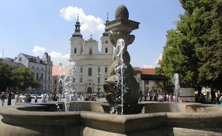 Barokní kašna na Masarykově náměstí