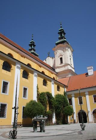 Reduta nádvoří.JPG