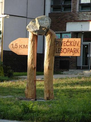 piveckuv_lesopark_rozcestnik_v.jpg