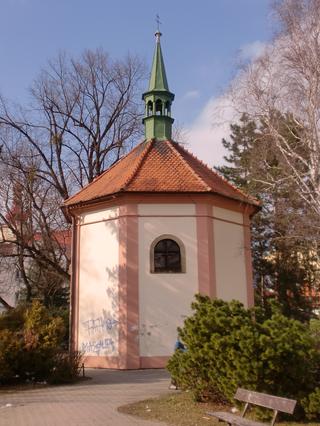Kaple sv. Kříže ve Smetanových sadech.JPG