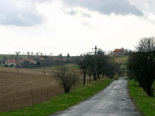 Pohled na Archlebov od Ždánic.jpg