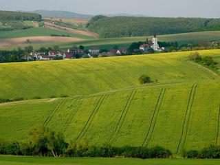 Věteřov_Celkový pohled na obec.jpg