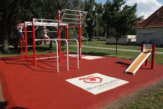 Workout hřiště Za Plotem 1.JPG