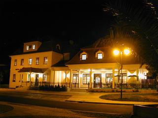 C:\Documents and Settings\Praktikant\Plocha\fOTOGRAFIE\Uherskohradišťsko\Ubytování\Hotely\HotelBuchlovice- ext.jpg