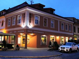 HOTEL MAXI.jpg